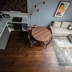 Quite Loft With Balcony And 3 Air Conditioners *