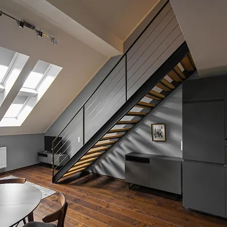 Quite Loft With Balcony And 3 Air Conditioners Praga