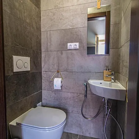 Quite Loft With Balcony And 3 Air Conditioners