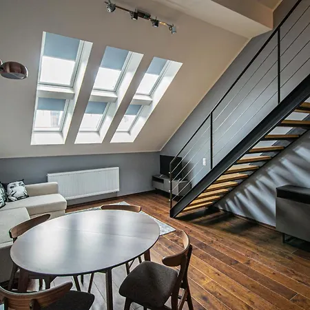 Quite Loft With Balcony And 3 Air Conditioners Apartament Praga