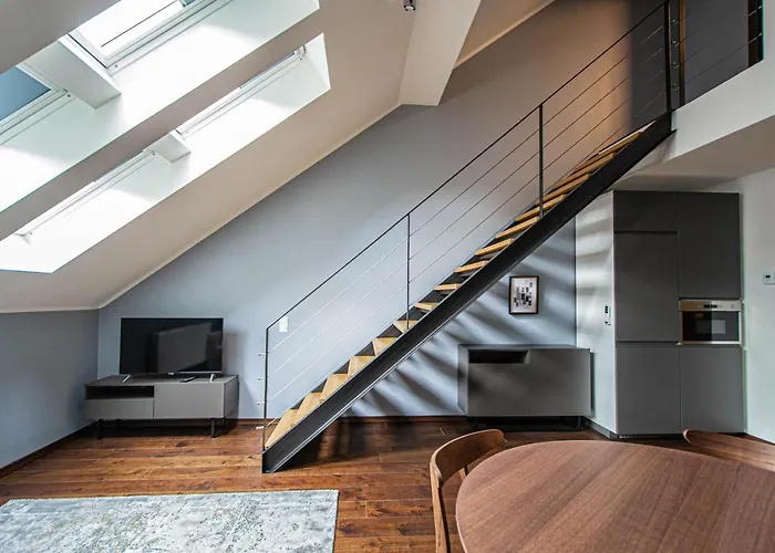 Quite Loft With Balcony And 3 Air Conditioners Appartement *