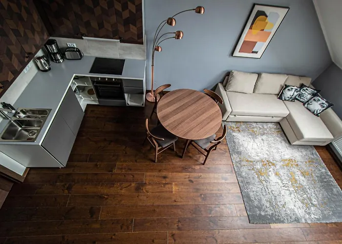 Quite Loft With Balcony And 3 Air Conditioners *