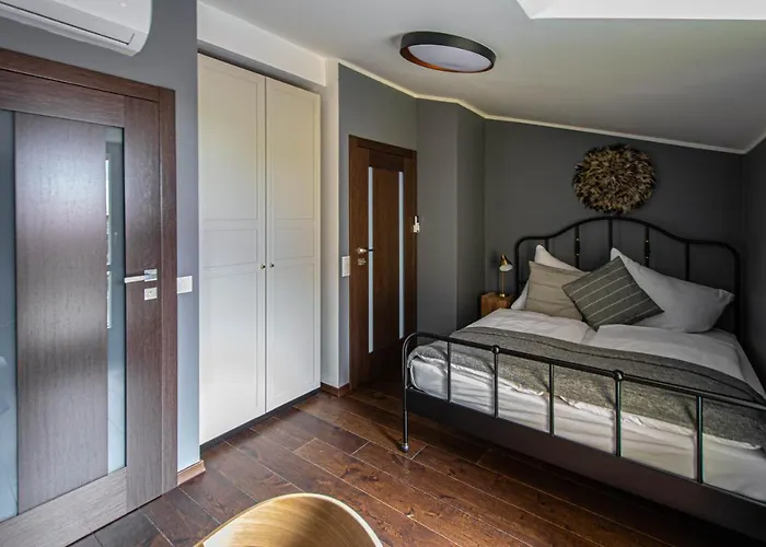 Quite Loft With Balcony And 3 Air Conditioners Appartement *