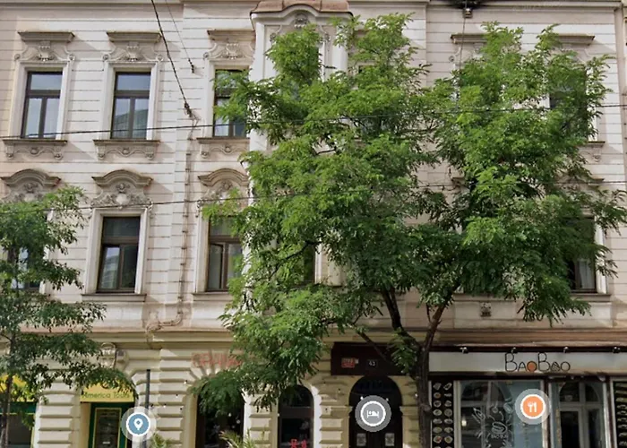 Quite Loft With Balcony And 3 Air Conditioners * Praag