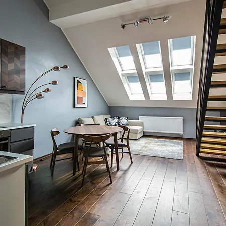 Διαμέρισμα Quite Loft With Balcony And 3 Air Conditioners