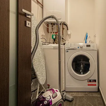 Quite Loft With Balcony And 3 Air Conditioners *